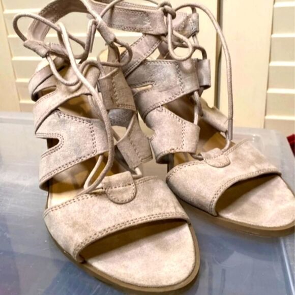 Simply Vera By Vera Wang Womens 8.5 Nude/Beige Lace Up Open Toe Heels - Picture 1 of 8